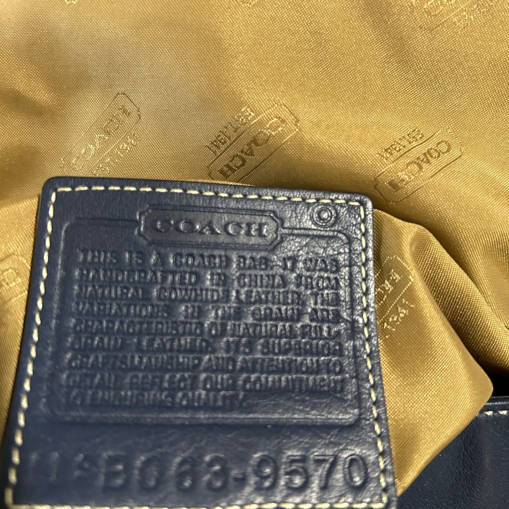 Coach Navy Leather Shoulder bag #9570 Beautiful - Picture 8 of 9